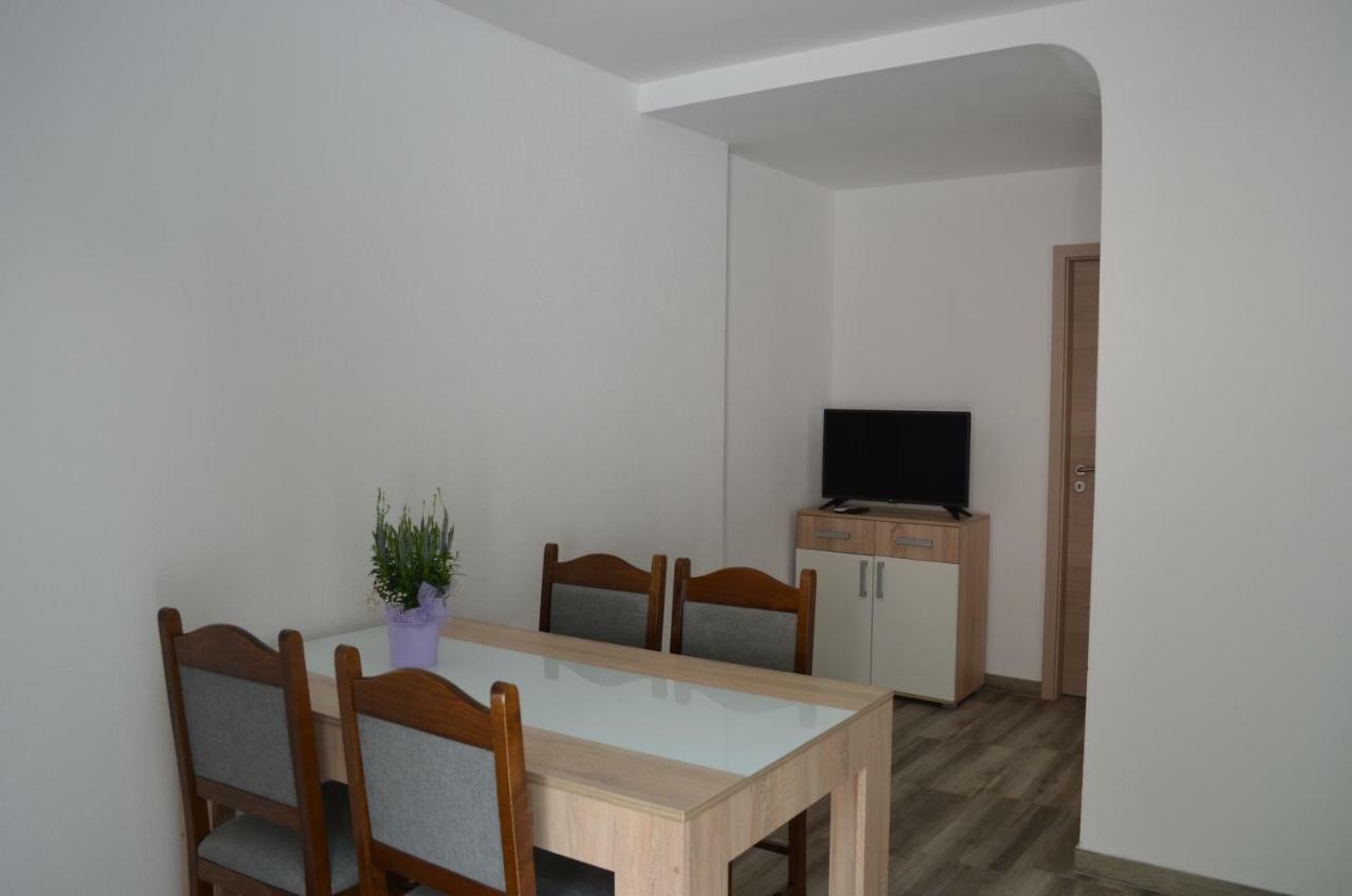 Apartments Mul Baska  Bagian luar foto